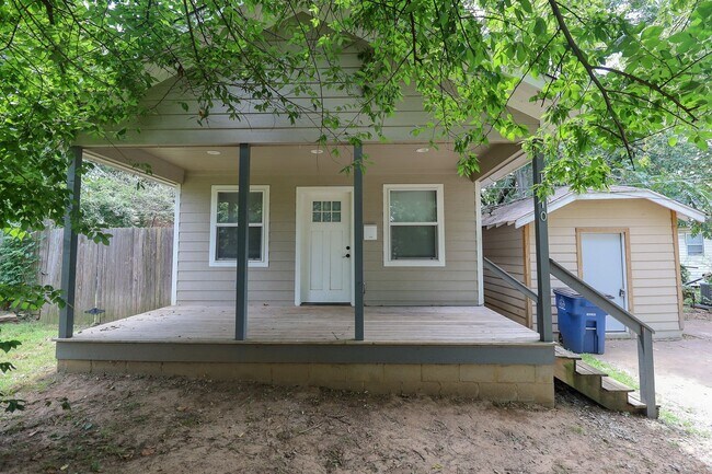 Building Photo - 1 Bed | 1 Bath |West Tulsa | $1050