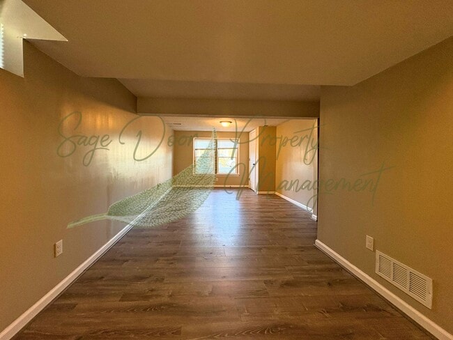 Building Photo - 1016-1018 SW Kingscross Rd