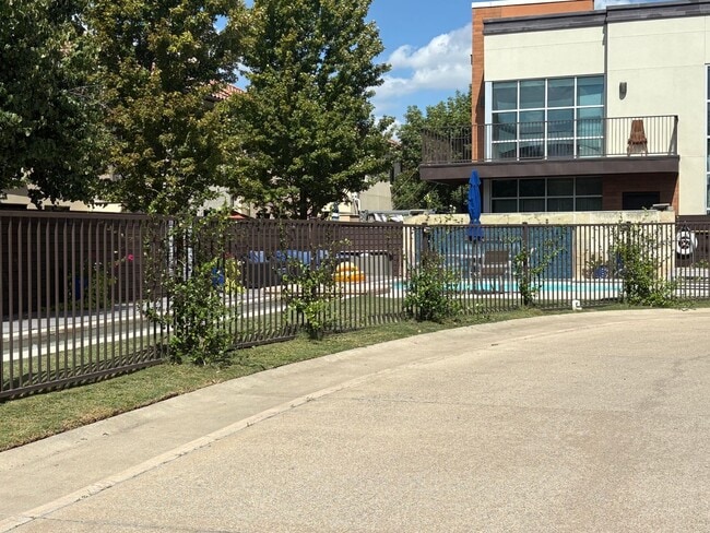 Building Photo - "Fort Worth Texas Condo for Rent"