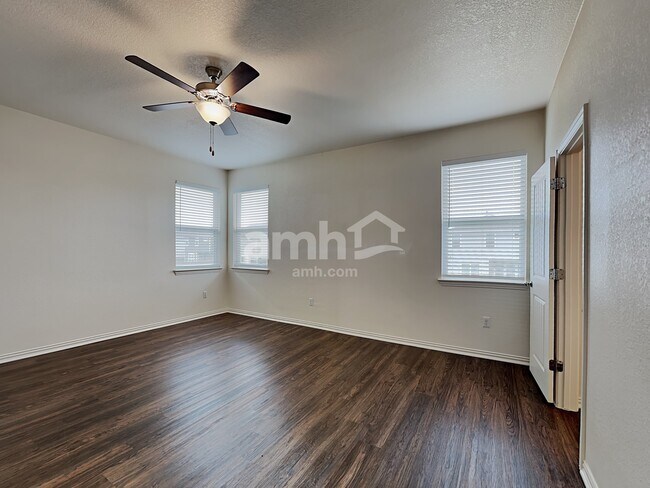 Building Photo - 2737 Wolfcreek