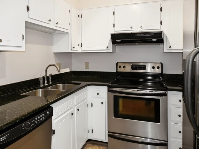 Building Photo - 4610 Lawndale Dr