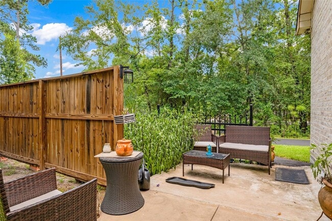Building Photo - 25737 Glen Loch Dr