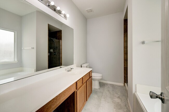 Building Photo - 6302 Provident Green Dr