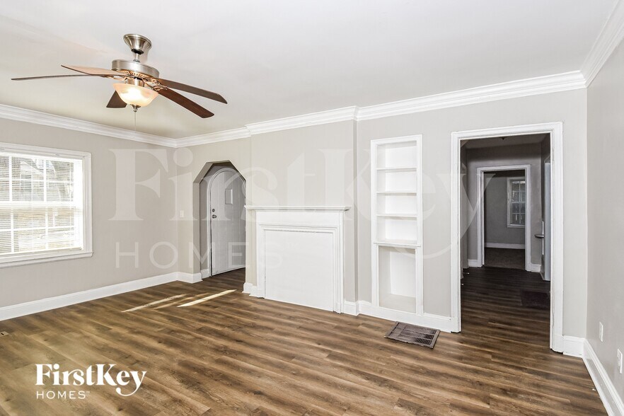 Building Photo - 1567 Mayflower Ave SW