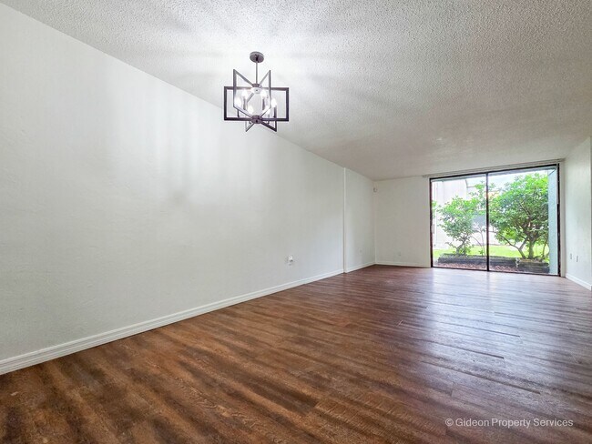 Building Photo - 711 SW 75th St