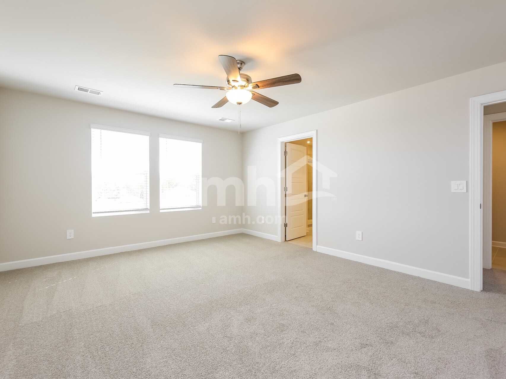 Building Photo - 782 Treeline Rd