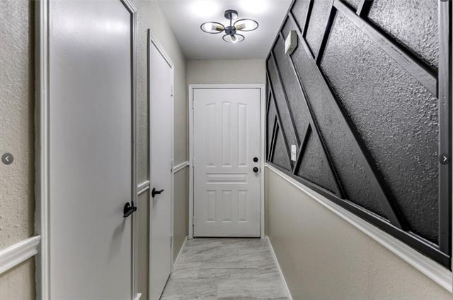 Building Photo - 1105 Maple View Dr