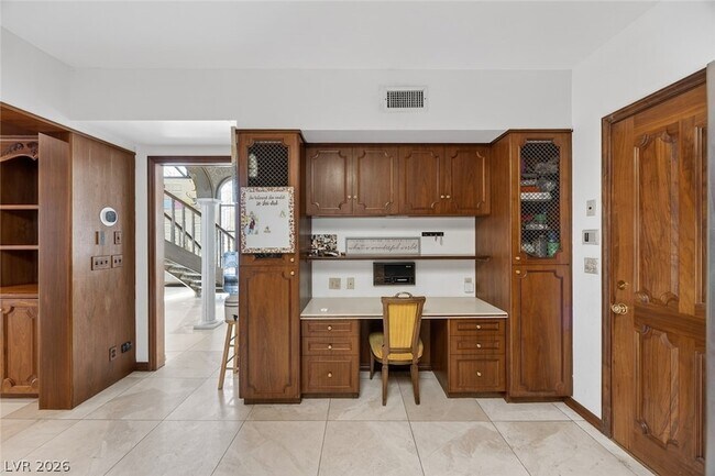 Building Photo - 2834 Queens Courtyard Dr