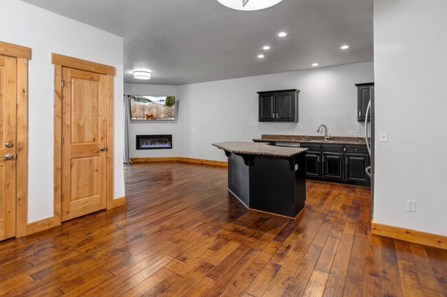 Building Photo - 5519 Lillehammer Ln