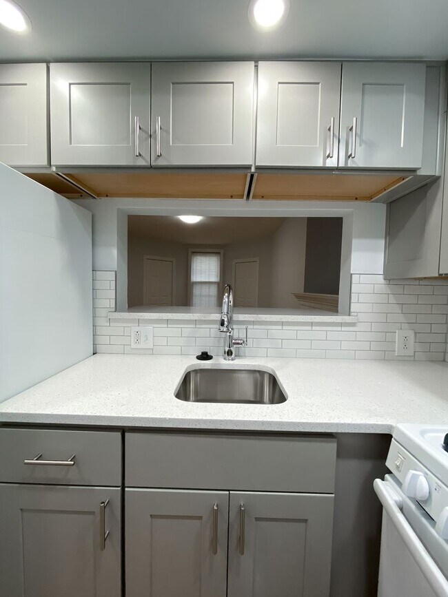 Building Photo - 1701-03 Spruce Street