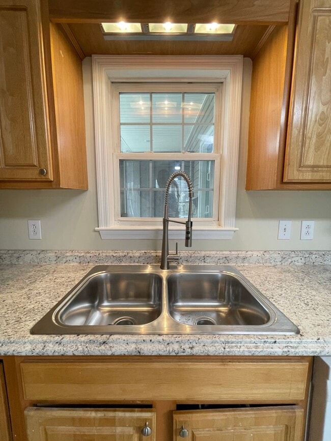 Building Photo - Incredible, newly renovated 3 br 3.5 ba Ca...