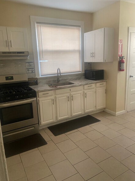 Building Photo - 34 Eppirt St