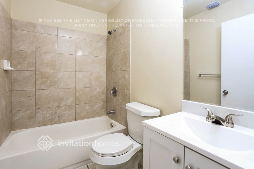 Building Photo - 5926 Ithaca Cir W