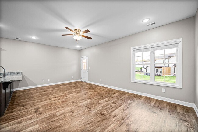 Building Photo - 1172 Meadowhill Ln