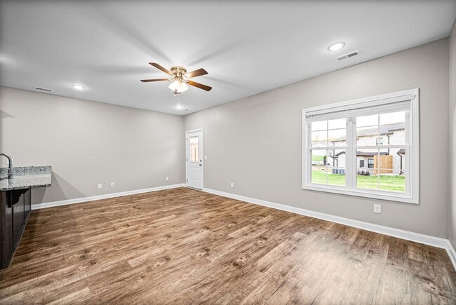 Building Photo - 1173 Meadowhill Ln