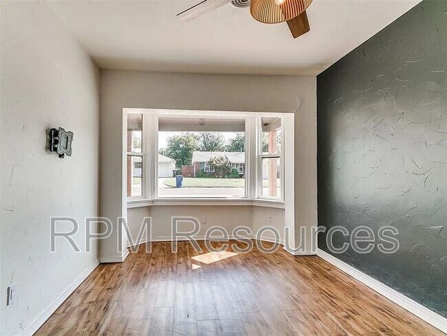 Building Photo - 1705 Carlisle Rd