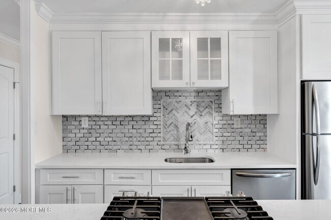 Building Photo - 28 Riverside Ave