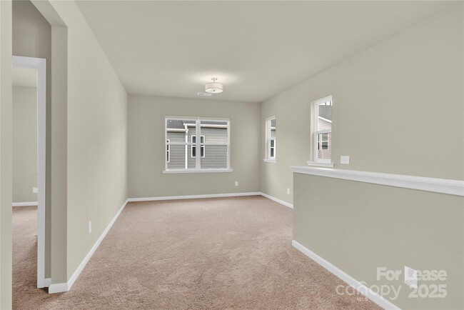 Building Photo - 5850 Strathmore Ct