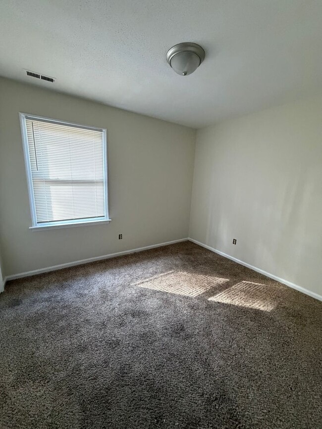 Building Photo - 1610 Dillahunt St