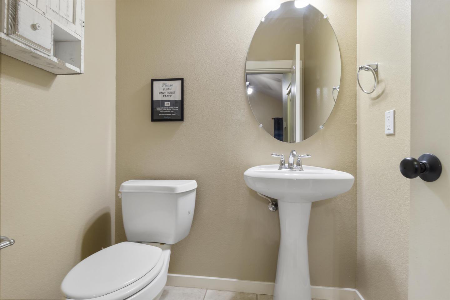 Building Photo - Beautifully updated home in a peaceful Geo...