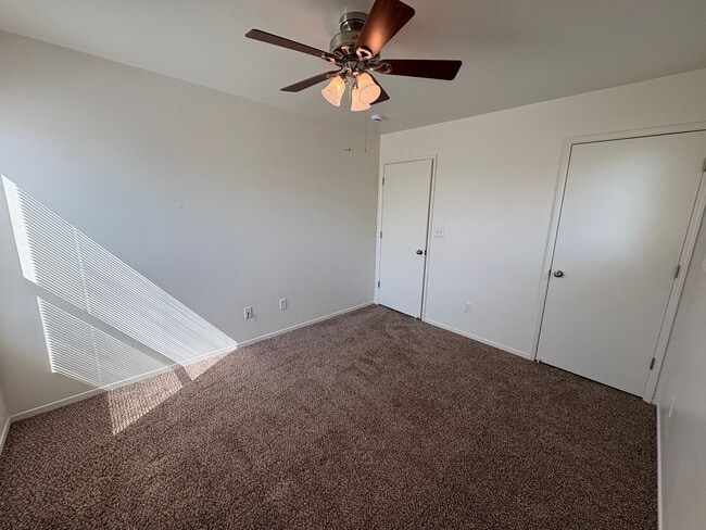 Building Photo - Beautiful home Ready to move in.