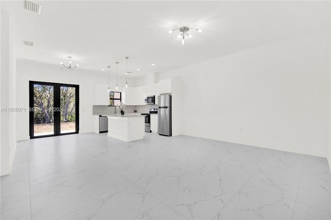 Building Photo - 66 Organ St