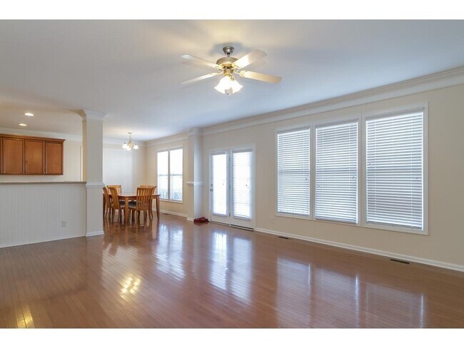 Building Photo - 2043 Sinclair Trce