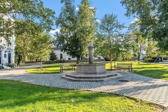 Building Photo - 1 School St