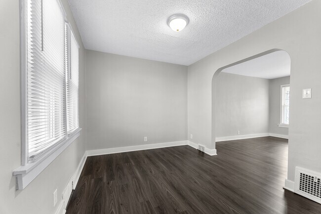 Building Photo - 1847 8th St