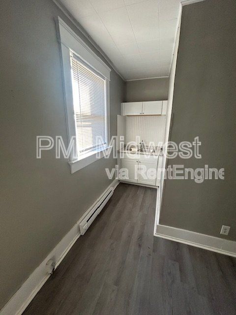 Building Photo - 2516 S Washington St