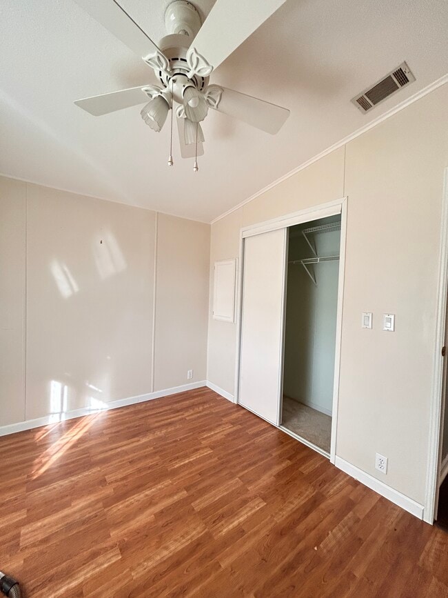 Building Photo - 38816 Bronco Dr