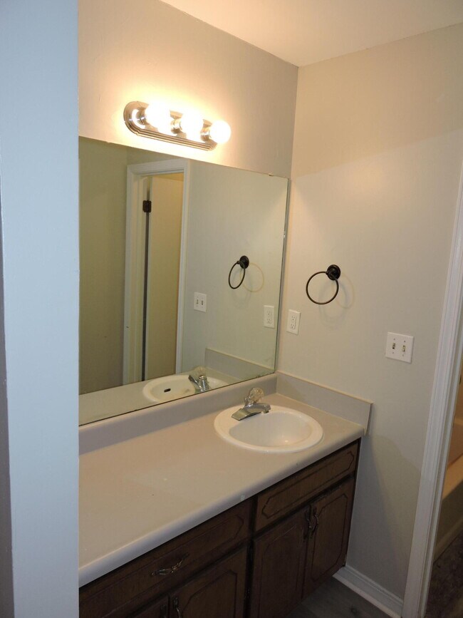 Building Photo - 311 John King Rd