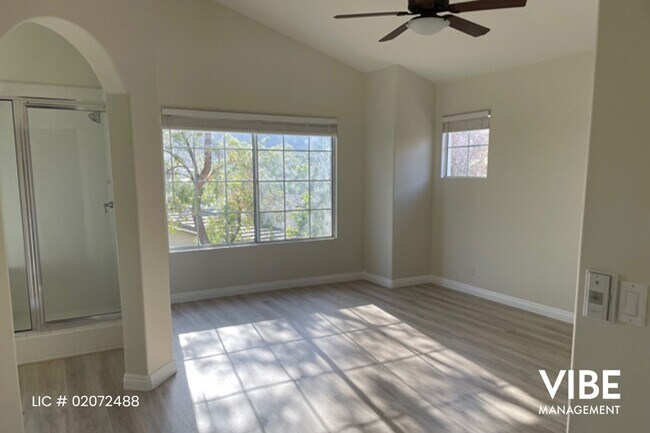 Building Photo - Beautifully updated Verdigris 3 bedroom Single Family Home with Sunset Views!