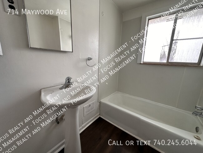 Building Photo - 714 Maywood Ave
