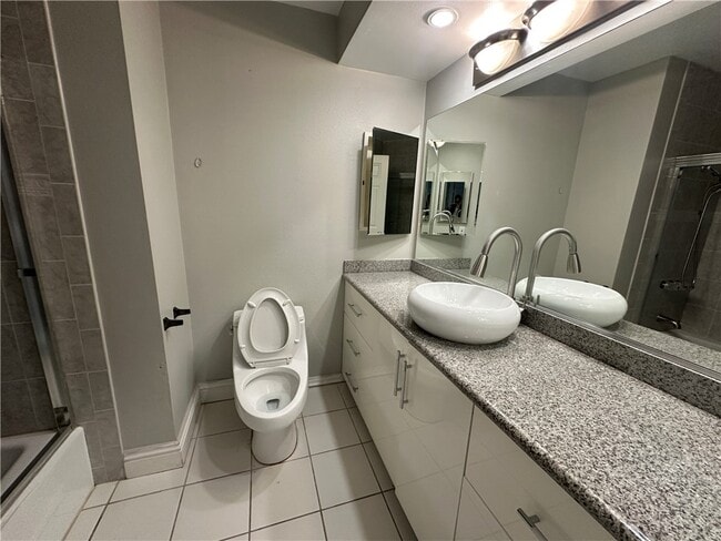 Building Photo - 324 Avenida Esplendor