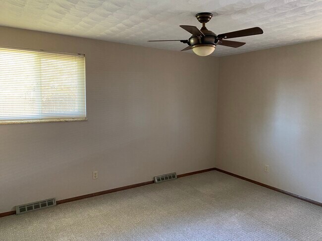 Building Photo - 2401 Dotsero Ave