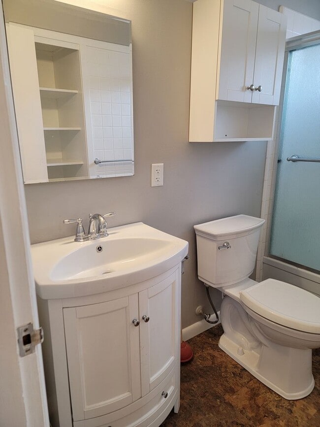 Building Photo - UTILITIES INCLUDED