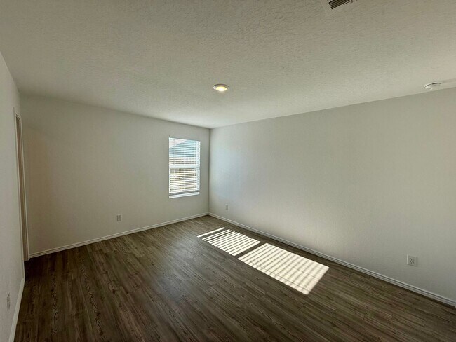 Building Photo - 10622 Erinita Way