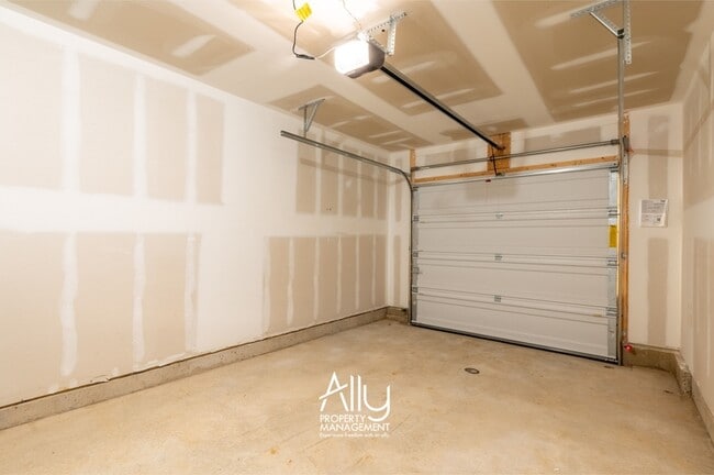 Building Photo - 44 Sophie Kathryn Dr