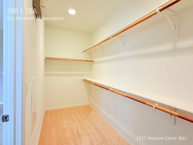 Building Photo - 1317 Hidden Creek Way