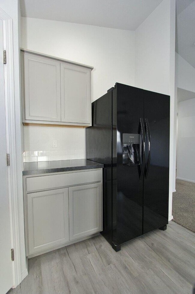 Building Photo - Single-Level Home In Quiet Neighborhood