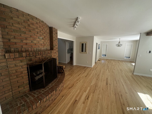 Building Photo - 19 Brookhill Ln