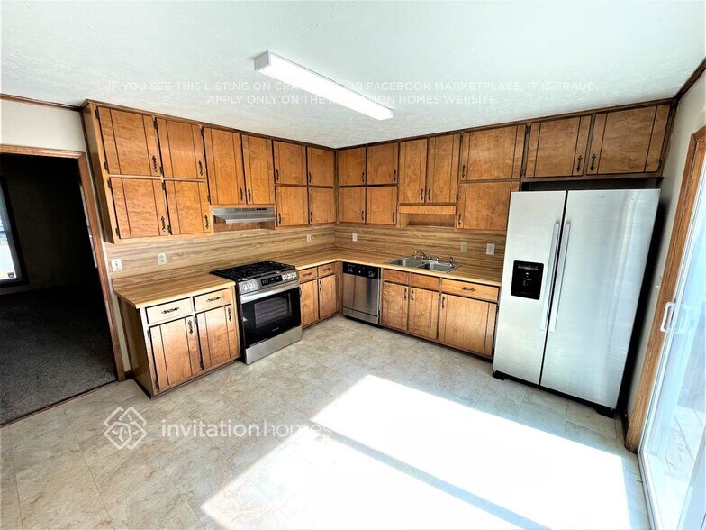 Building Photo - 9082 Green Pines Ct