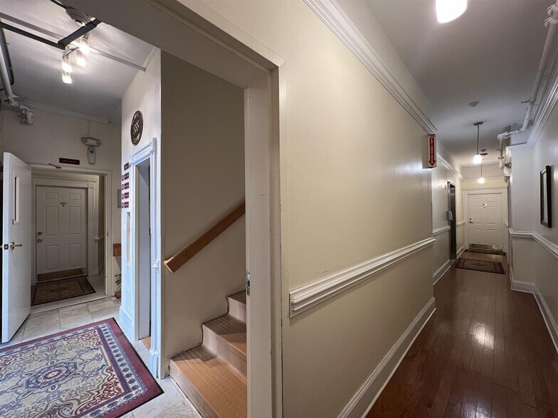 Building Photo - 878 Massachusetts Ave