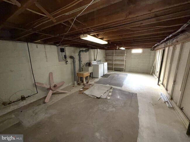 Building Photo - 309 Cheryl Ave