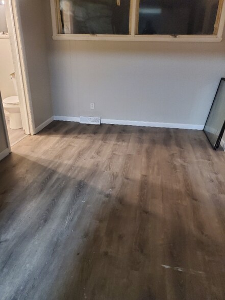 Building Photo - 16816 Glendale Ave