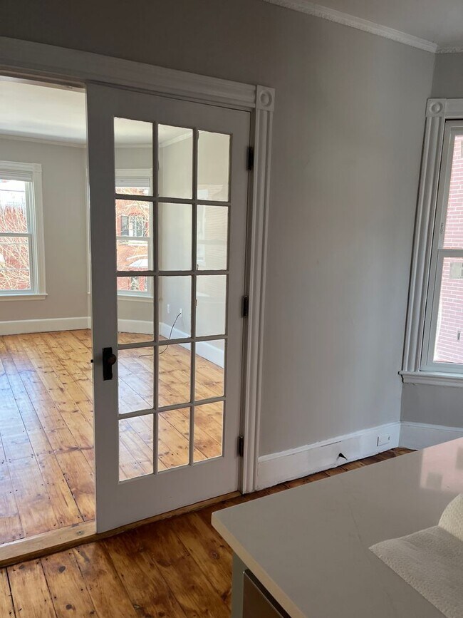 Building Photo - 130 Neal St