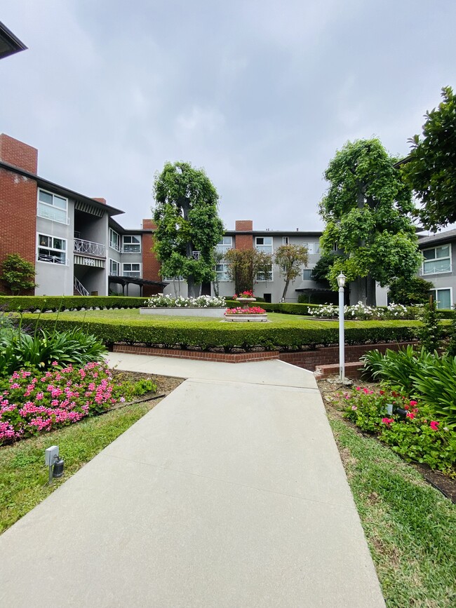 Primary Photo - Crepe Myrtle Apartments