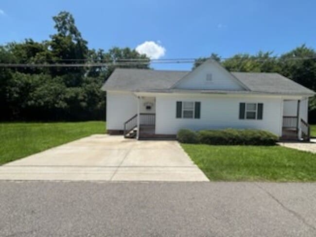 Primary Photo - 3916 Middle St
