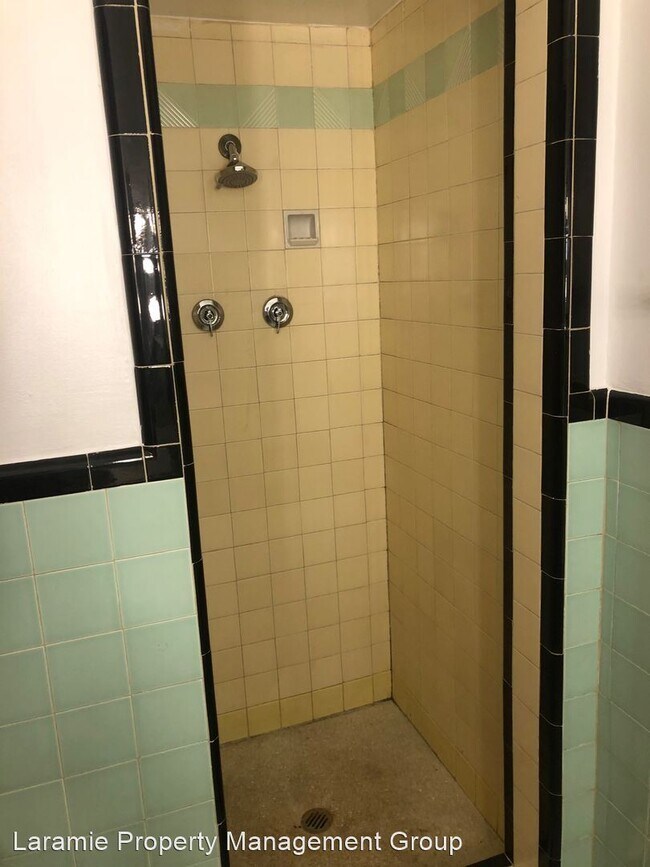 Building Photo - 453 N 3rd St